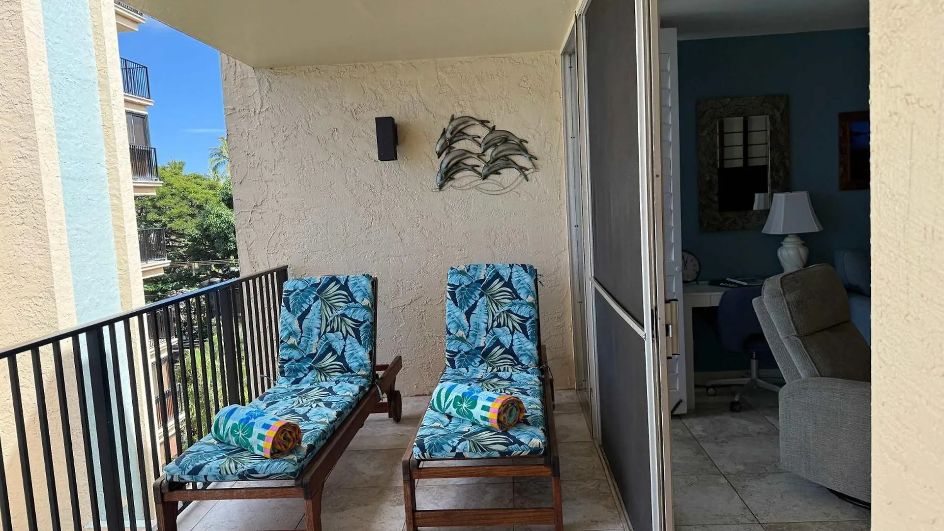 Oceanfront Escape, Molokai Views & Tropical Breezes Daire Kahana