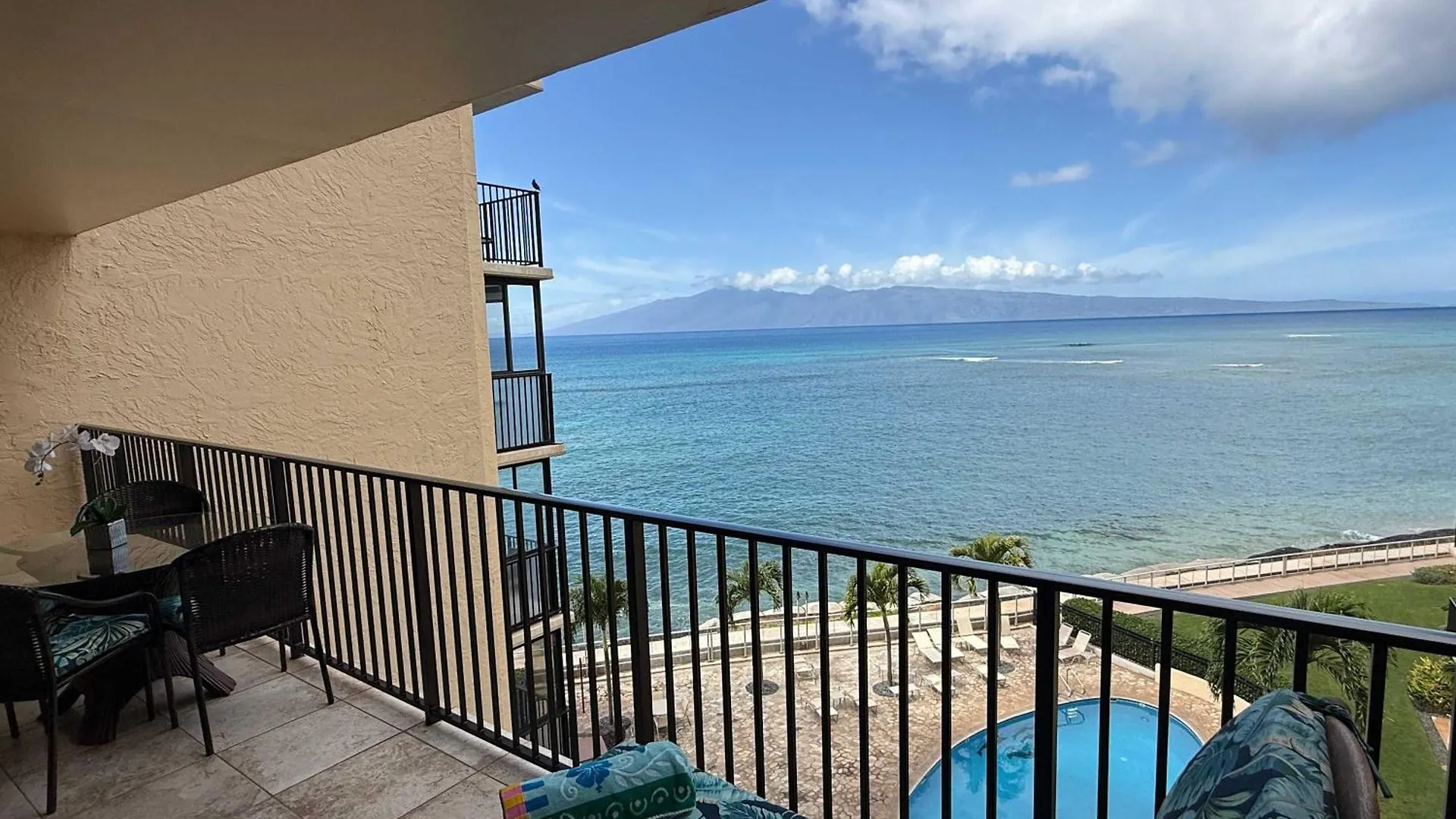 Oceanfront Escape, Molokai Views & Tropical Breezes Daire Kahana 0*,  ABD